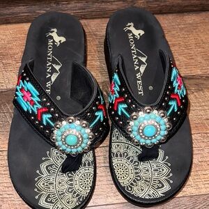 Montana West Black Sandals with Turquoise and Red Embroidery Sz 7